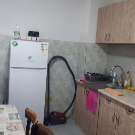 Appartamento Makedonyada Kiralik Ev Ve Arac Hizmeti Ile Birlikte Skopje Esterno foto