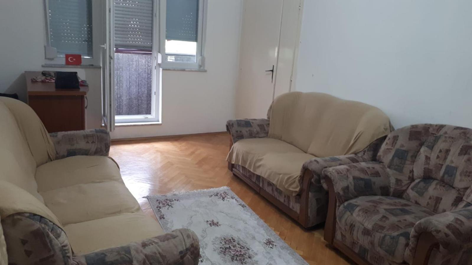 Appartamento Makedonyada Kiralik Ev Ve Arac Hizmeti Ile Birlikte Skopje Esterno foto